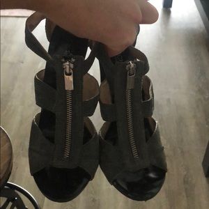 Michael kors silver size 8 heel
